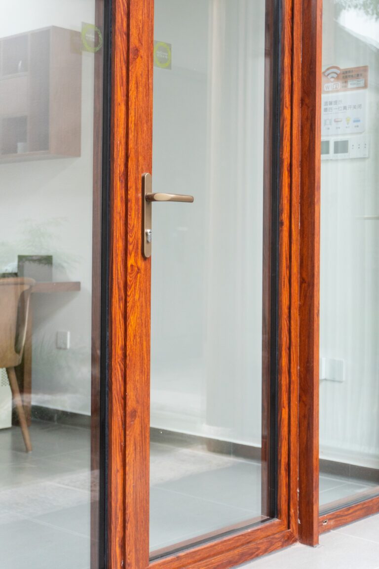 SLEEK86系列极简窄边平开门